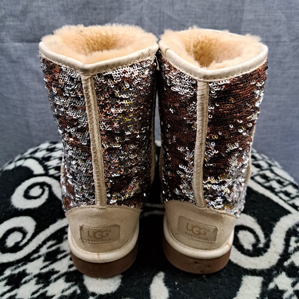 %Size 7 UGG Women's Classic Short Sparkles Boots D15 - Picture 4 of 15